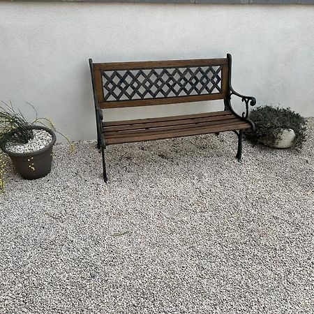 Appartement T2 Avec Terrasse Et Cour Cavaillon Εξωτερικό φωτογραφία