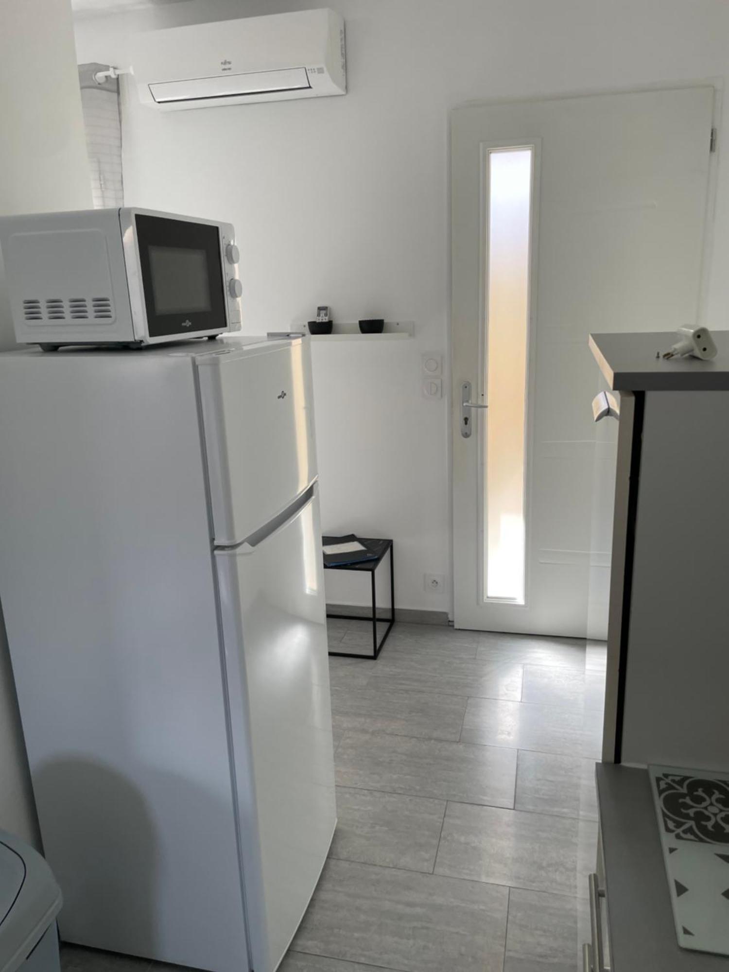 Appartement T2 Avec Terrasse Et Cour Cavaillon Εξωτερικό φωτογραφία