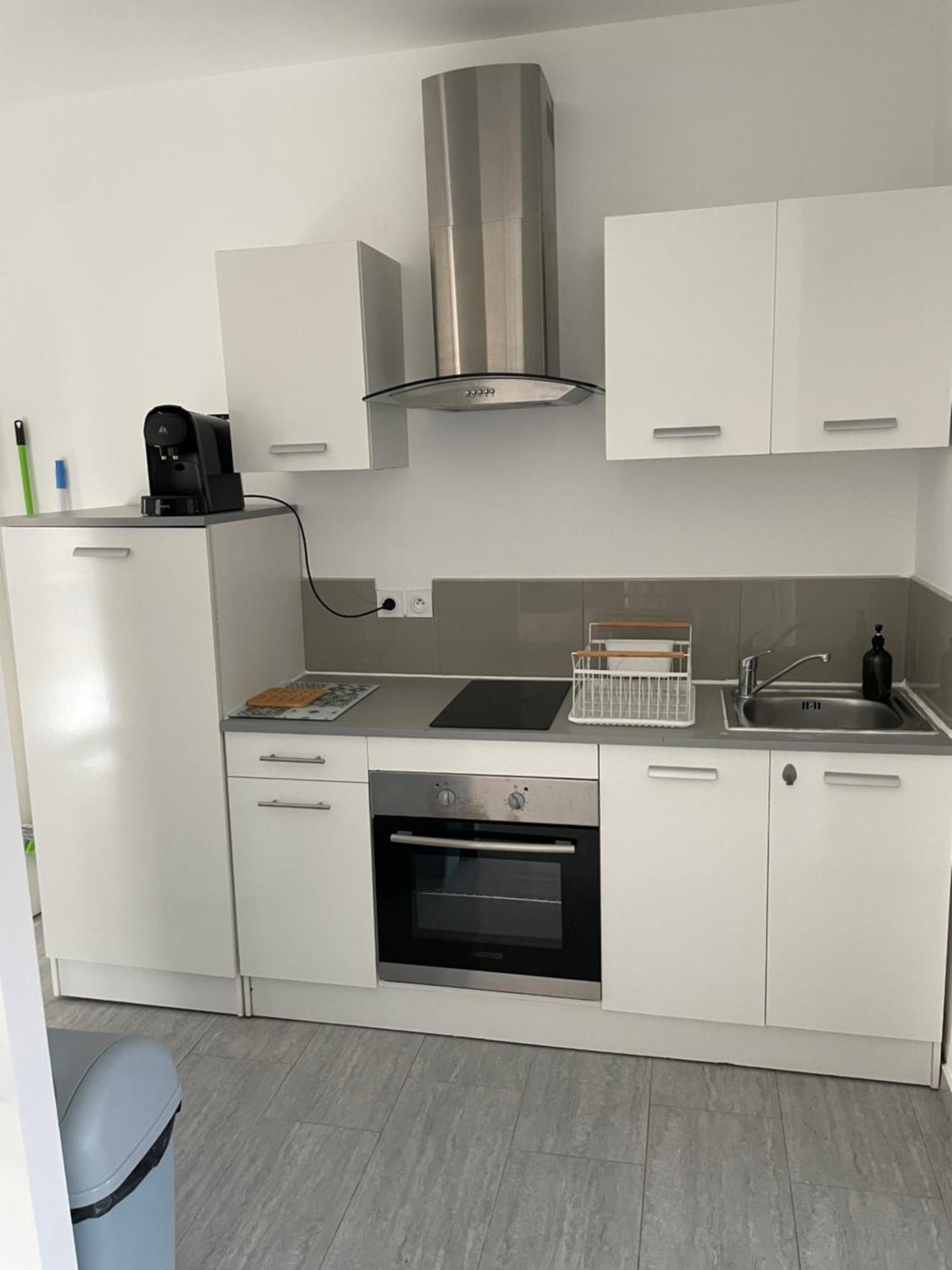 Appartement T2 Avec Terrasse Et Cour Cavaillon Εξωτερικό φωτογραφία