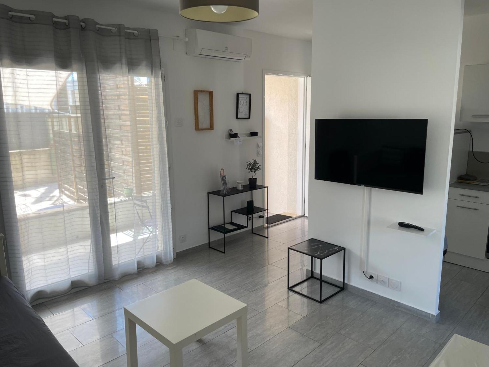 Appartement T2 Avec Terrasse Et Cour Cavaillon Εξωτερικό φωτογραφία