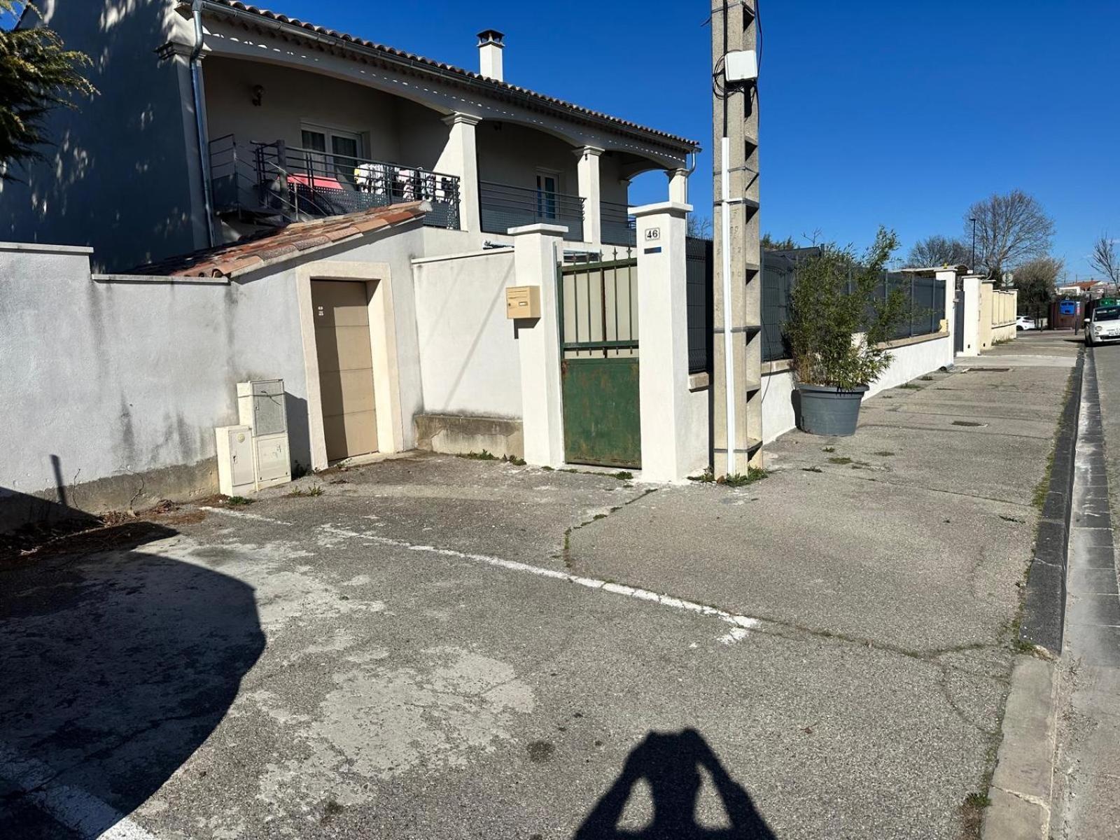 Appartement T2 Avec Terrasse Et Cour Cavaillon Εξωτερικό φωτογραφία