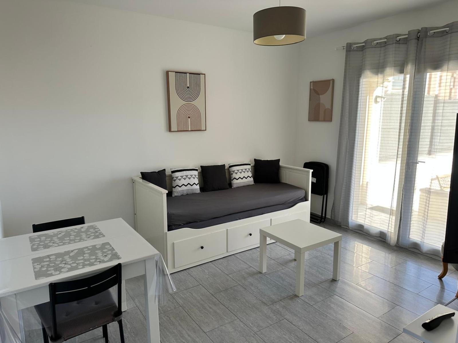 Appartement T2 Avec Terrasse Et Cour Cavaillon Εξωτερικό φωτογραφία