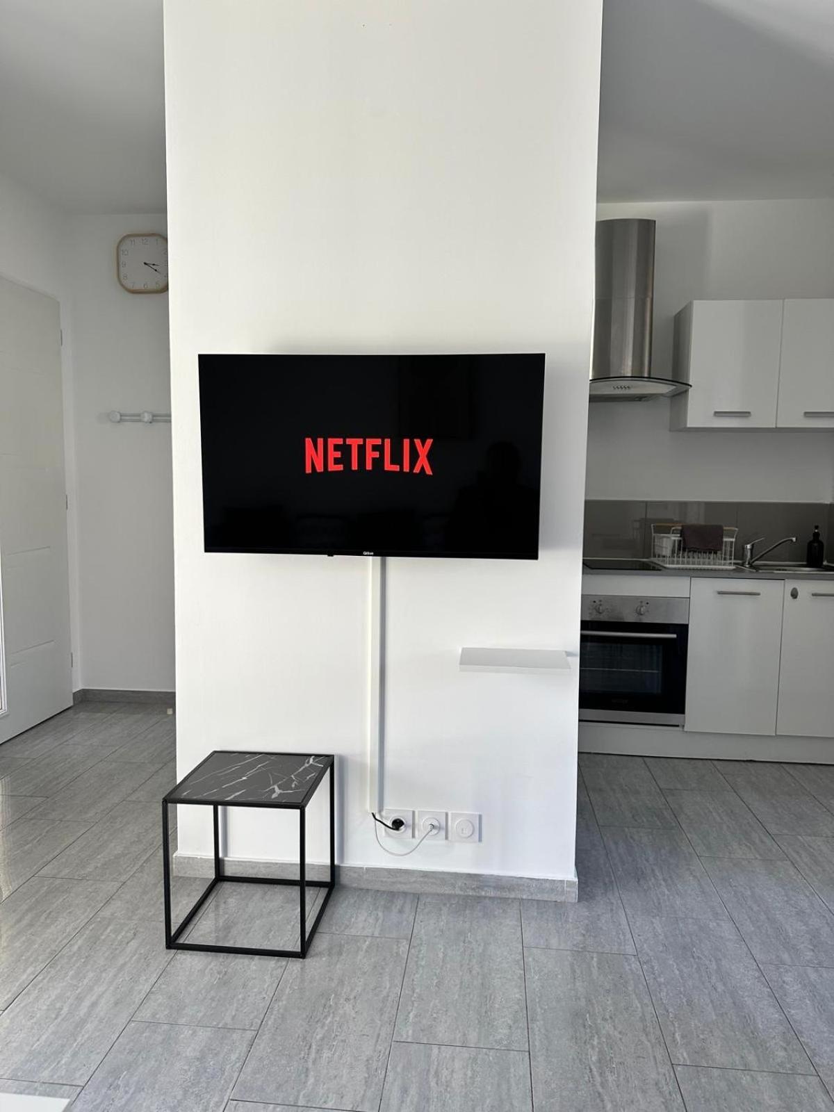 Appartement T2 Avec Terrasse Et Cour Cavaillon Εξωτερικό φωτογραφία