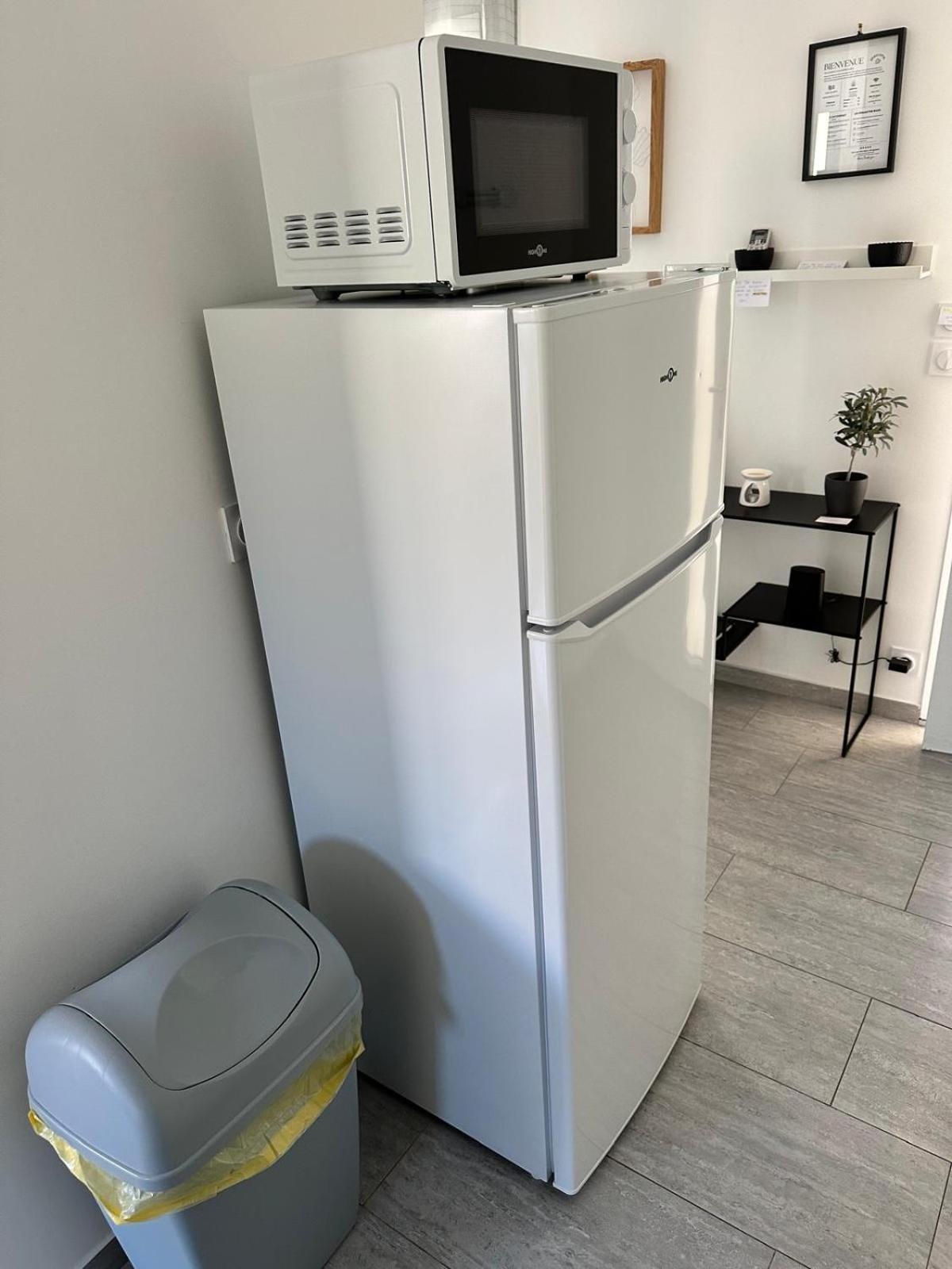 Appartement T2 Avec Terrasse Et Cour Cavaillon Εξωτερικό φωτογραφία