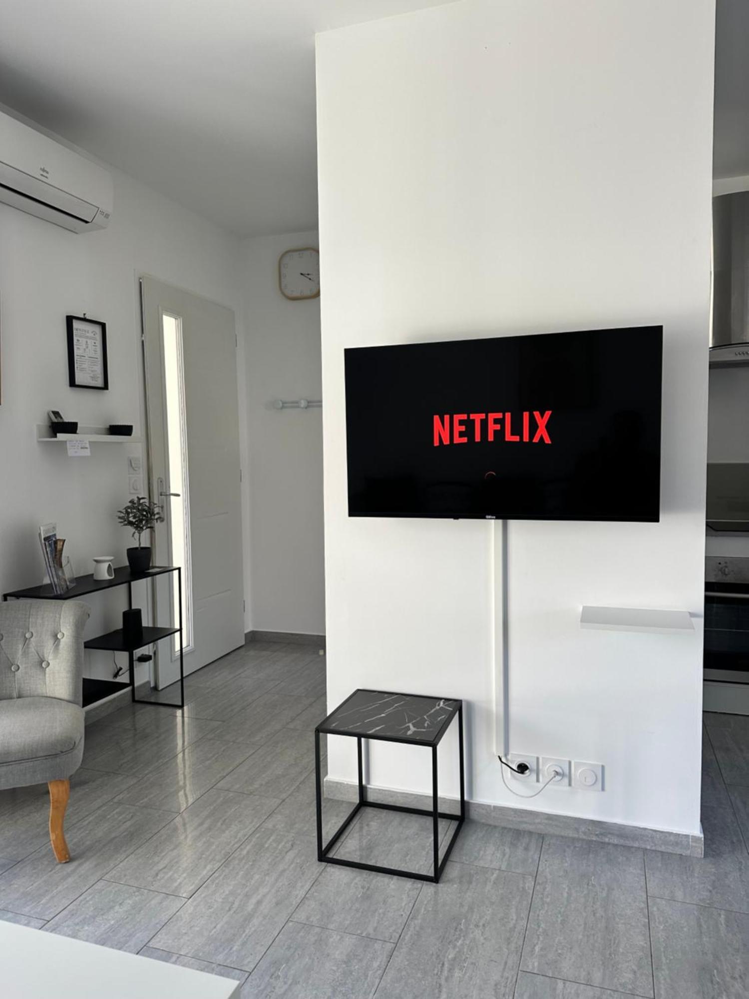 Appartement T2 Avec Terrasse Et Cour Cavaillon Εξωτερικό φωτογραφία